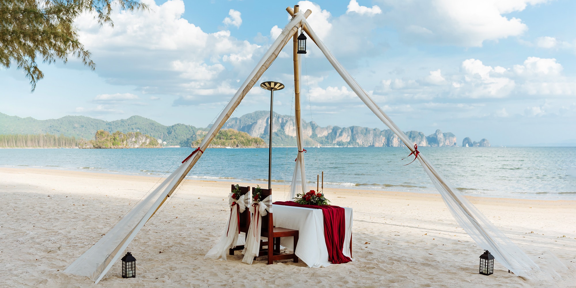 Solnedgangs Cocktails & Middag på Pan Beach